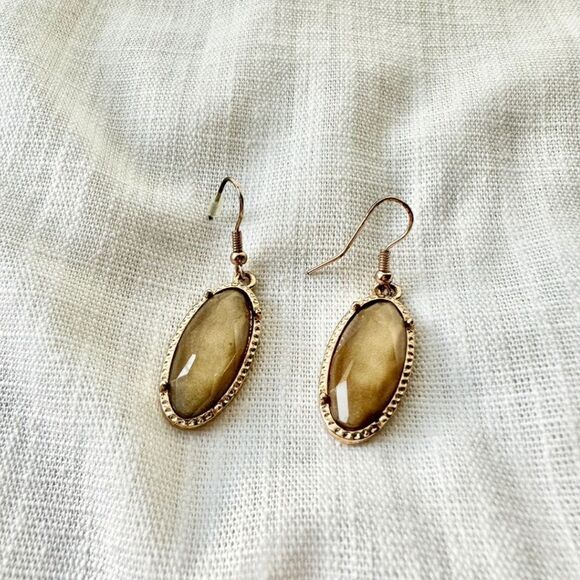 Light brown petite dangle earrings ￼ - Picture 1 of 2
